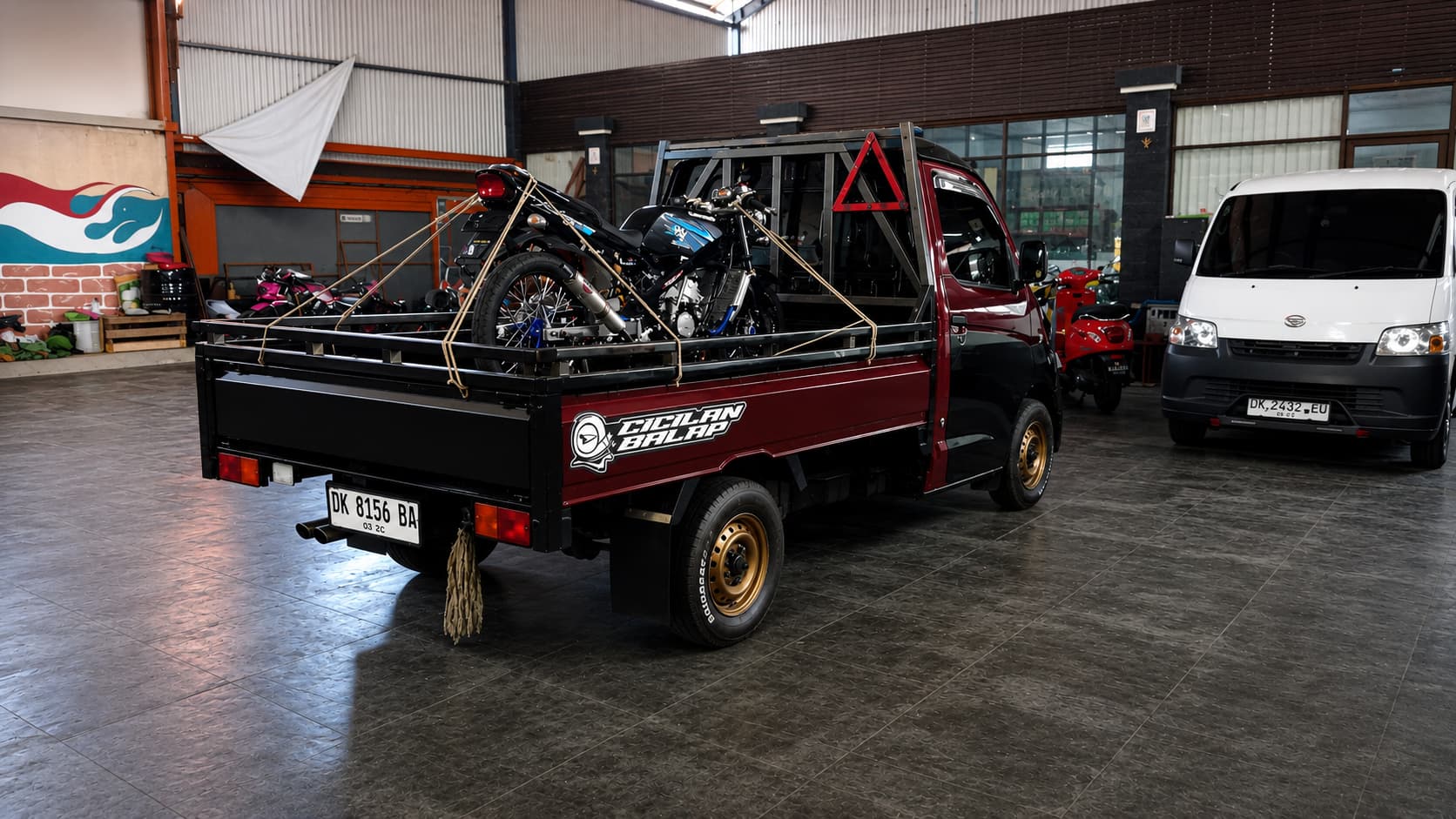 Pick up AngkutAja siap mengangkut di Denpasar, Bali