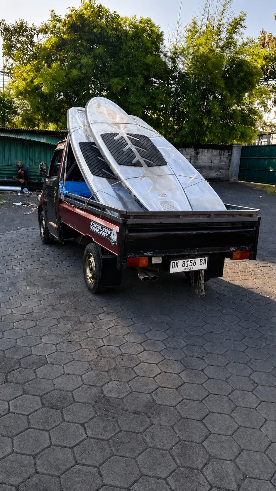 Pengiriman surfboard dengan pick up AngkutAja